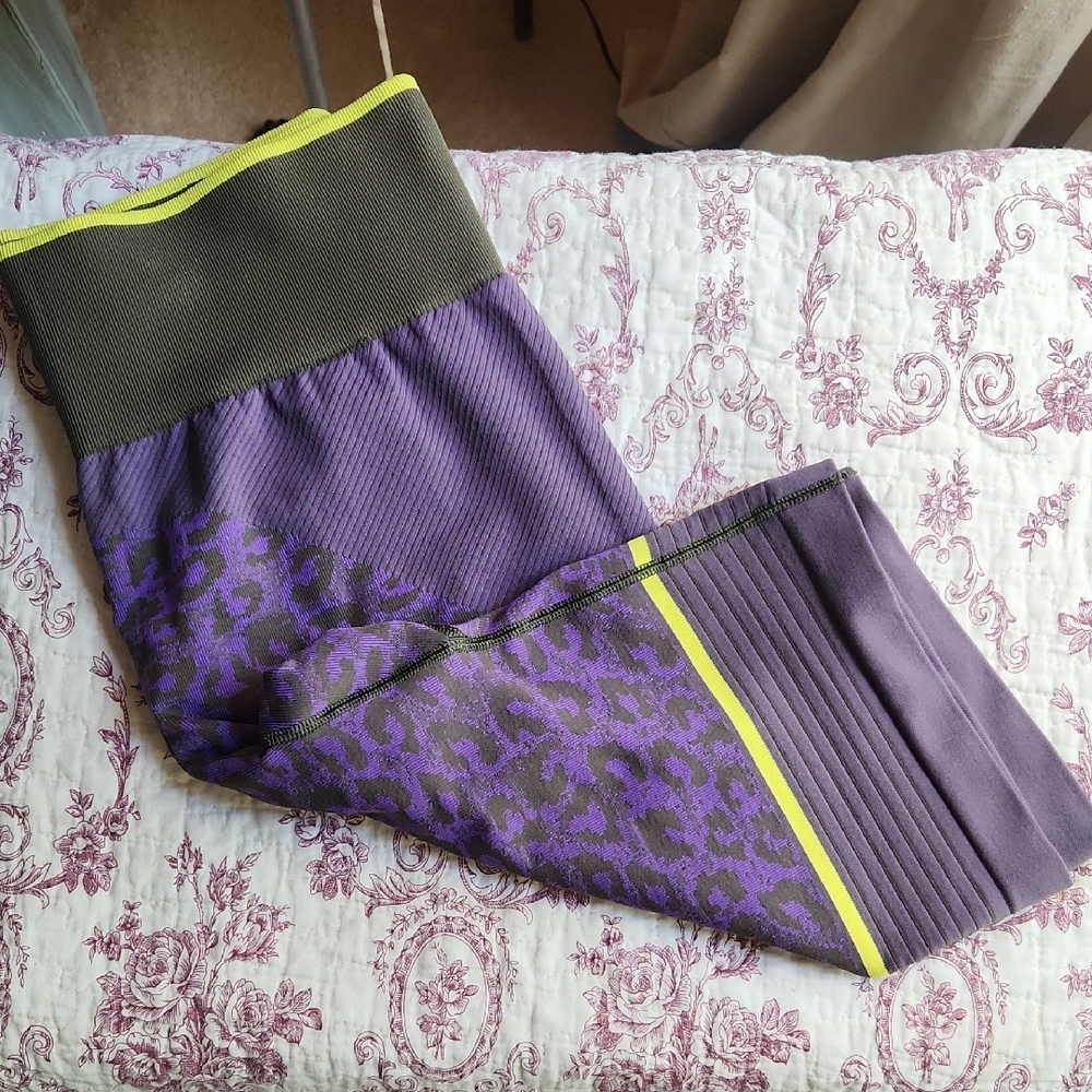 Adidas Stella McCartney Purple and Gray Leggings - Picture 4 of 9